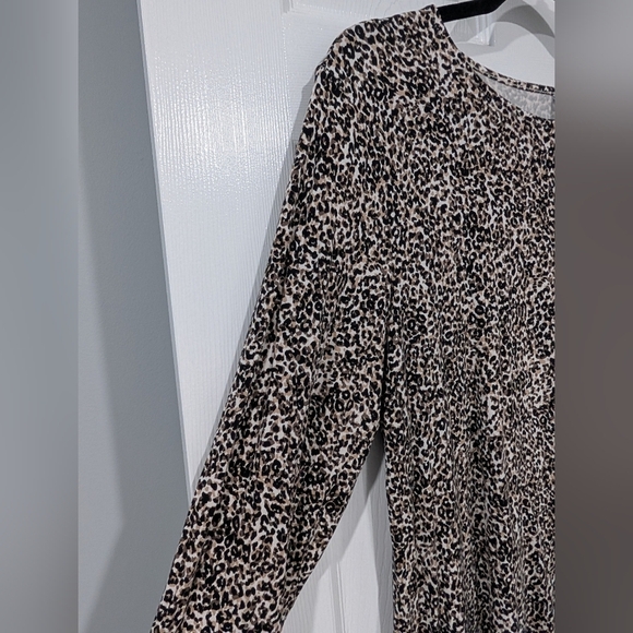 Old Navy Leopard Print Jersey-Knit Long Sleeve Swing Dress in Size XL - Picture 5 of 10